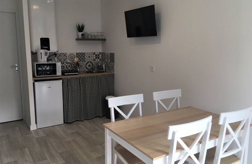 Bouchemaine Ski Chalet | 16-Chalet-Ensuite with Shower-Garden view