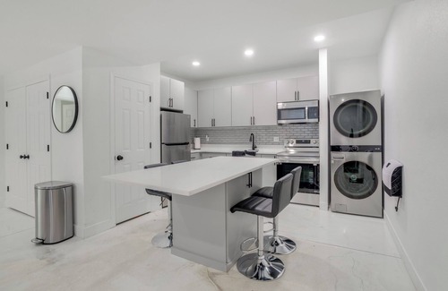 Gateway Apartment | 16 Mi to Dtwn Denver: Modern Apt w/Patio