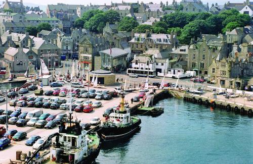 Lerwick House | 16 Mounthooly Street