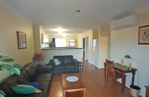 Adelaide Central Business District Apartment | 16 on Eden. Cosy 2 Bedroom apartment, Central CBD location. Long stays welcome.