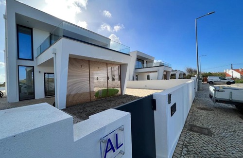 Sao Martinho do Porto Villa | 16 persoons luxueuze villa met uitzicht Atlantische Oceaan & privé zwembad