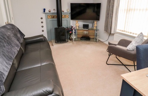 Rothbury Cottage | 16 THE MALTINGS, pet friendly, character holiday cottage in Rothbury