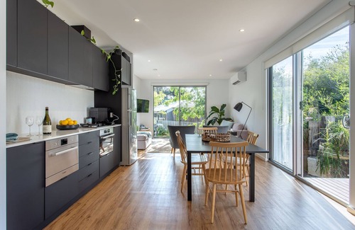 Yallingup House | 160 Steps. from Yallingup Beach