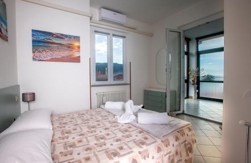 Riva Trigoso House | 162 - La Veranda Sull'Acqua, Fronte e Vista Mare Riva Trigoso, POSTO AUTO PRIVATO