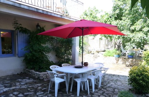 Lussan House | 16th century farmhouse with swimming pool for 8 people