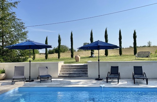 Saint-Sernin House | 16th Century hunting lodge with modern pool