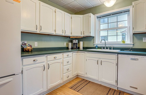 Ontonagon House | 17 Mi to Porkies: Getaway Steps to Beach & Main St