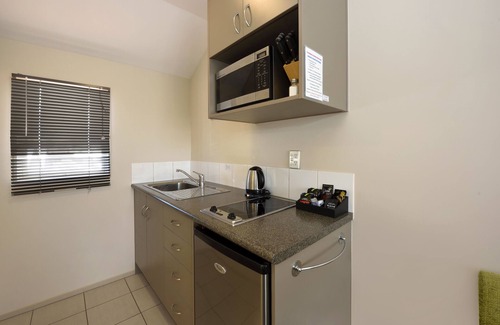 Blenheim Hotel | 171 On High Motel