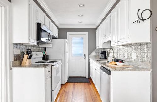 Folly Beach House | 1724 E Ashley - Katie's Cottage in a Quiet Area of the Beach