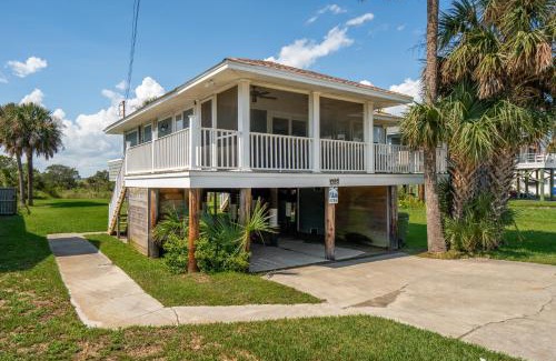 Folly Beach House | 1724 E Ashley - Katie's Cottage in a Quiet Area of the Beach