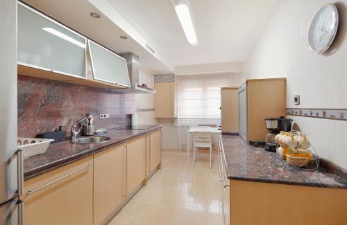 Gijon Apartment | 174A Amplio apartamento playa San Lorenzo