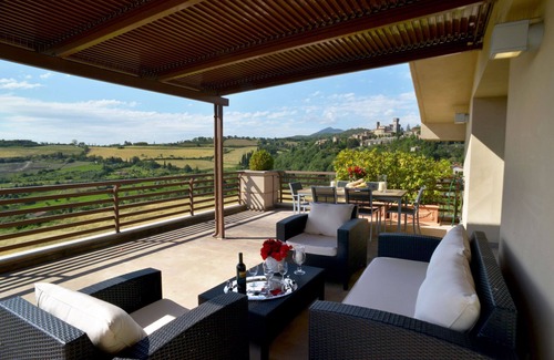 San Casciano dei Bagni Apartment | 1750 square feet, 2 bedrooms, 2 bathrooms, kitchen & living, panoramic terrace