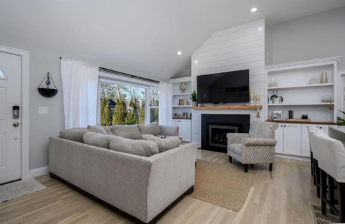 Hyannis House | 176 Sudbury Lane Hyannis Cape Cod - - Need Name