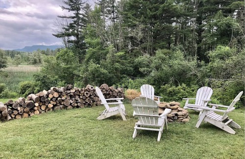 Stockbridge House | 1780 Colonial Hilltop Manor - Amazing location
