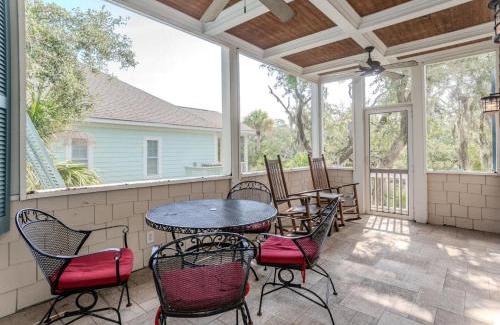 Saint Helena Island House | 18 Fiddlers Cove Dr - 5 Bed/4 Bath w/Resort Access & Golf Cart!