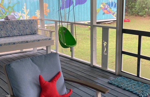 Bahama Palm Shores Cottage | 18 Miles south of MHH airport