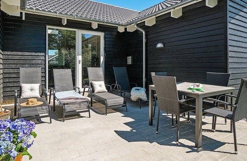 Olpenitz House | 18 person holiday home in Hasselberg
