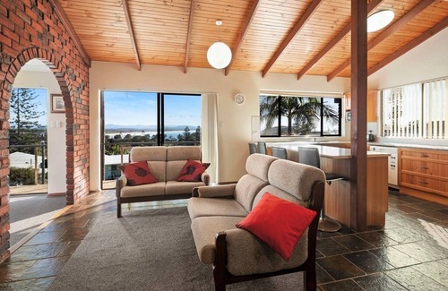 Scotts Head House | 180 degree Ocean Views