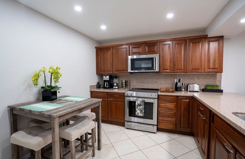 Key West Condo | 1800 Atlantic Condo in Key West – Stylish 2BR with Pool, Tennis & Beach