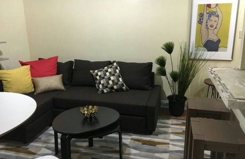 Union City Apartment | 1807 5C · Cozy apartment/Parking Available - 20 min to NYC