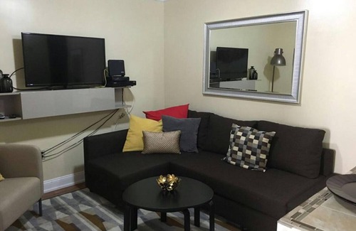 Union City Apartment | 1807 5C · Cozy apartment/Parking Available - 20 min to NYC