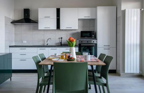 Pella Apartment | 180° on the lake