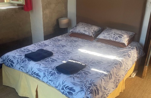 Bourdic Other | 180m2 building with 12x4m saltwater pool