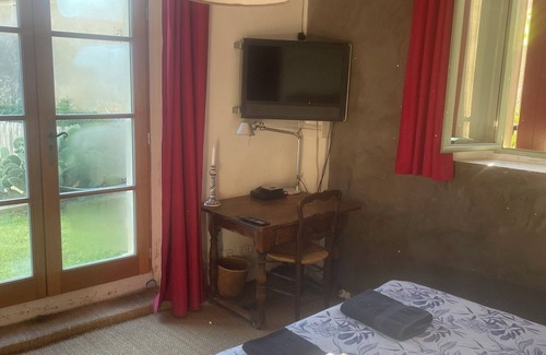 Bourdic Other | 180m2 building with 12x4m saltwater pool