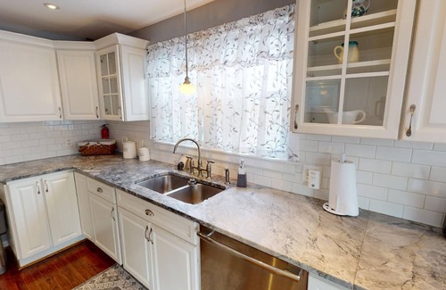 Nelsonville House | 1850's Historic Vacation Home Rental near Hocking Hills in Nelsonville Ohio