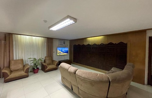 Quezon City Hotel | 1888 Staycation Inn by Cocotel