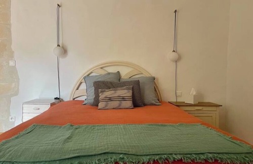 Arles Bed & Breakfast | 1890 shipbuilder’s home 2 mins from the river⚓️