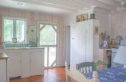 Southampton House | 1898 Renovated Cottage 100' from Bullhead Bay