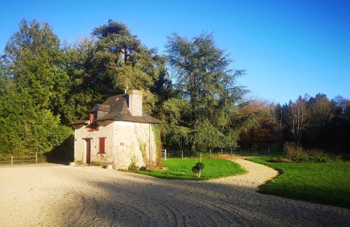 La Previere House | 18th century residence with swimming pool for 20 people in the heart of greenery.