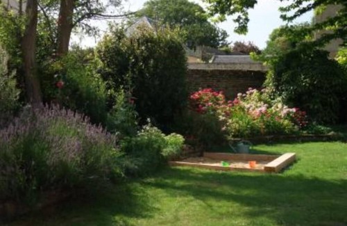 Ver-sur-Mer House | 18th house with character, very comfortable