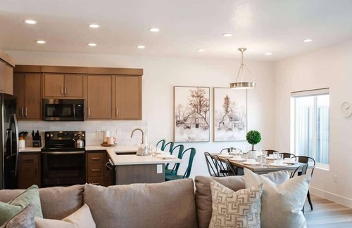St. George House | 19-20| 2 Homes in St. George Green Valley with Community Pool