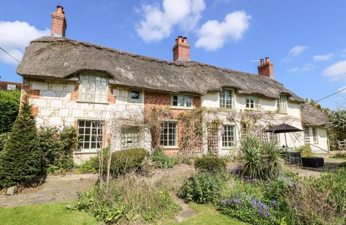 Newport Cottage | 19 Clatterford Shute