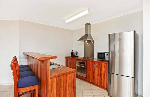 Encounter Bay House | 19 Cygnet Court - Quiet Location with Sea Views