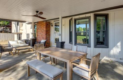 Blue Springs House | 19 Mi to Kansas City Group Retreat with Game Room!