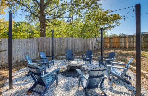 Blue Springs House | 19 Mi to Kansas City Group Retreat with Game Room!