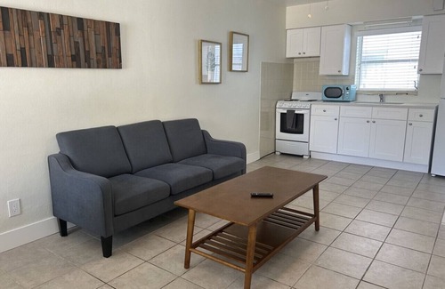 Bay Esplanade Apartment | 19 · Surf n Sand 1 Bedroom Apartment by the Water 19