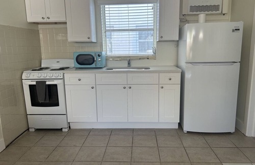 Bay Esplanade Apartment | 19 · Surf n Sand 1 Bedroom Apartment by the Water 19