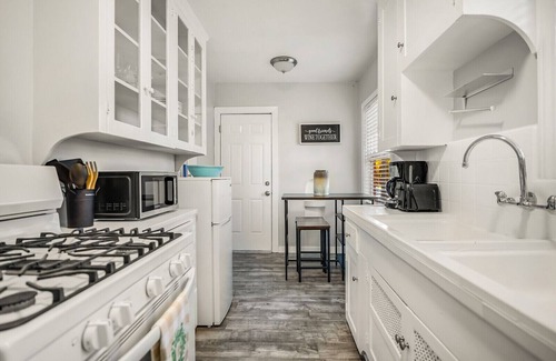 Bankers Hill House | 1920's Remodeled Craftsman Bungalow Little Italy