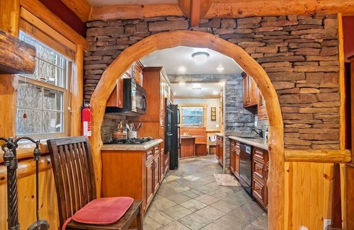 Big Bear City Cabin | 1938 Historic Maltby Cabin