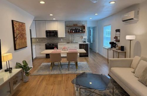 Lawndale/ Wayside House | 1940s Beauty near Downtown Medical Center and UH