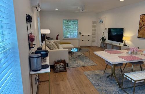 Lawndale/ Wayside House | 1940s Beauty near Downtown Medical Center and UH