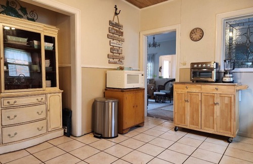 Galveston House | 1940s Vintage Home meets comfortable beach retreat
