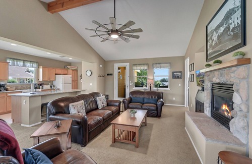 Angels Camp House | 19th Hole - Angel's Camp