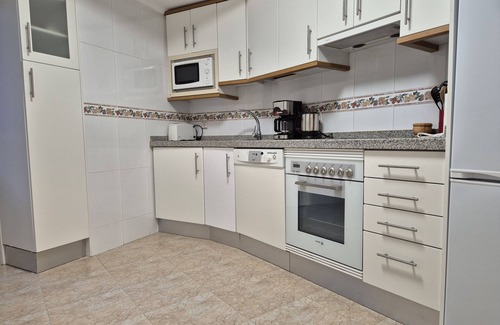 Gijon Apartment | 1A143 Amplio apartamento junto a la playa con masc