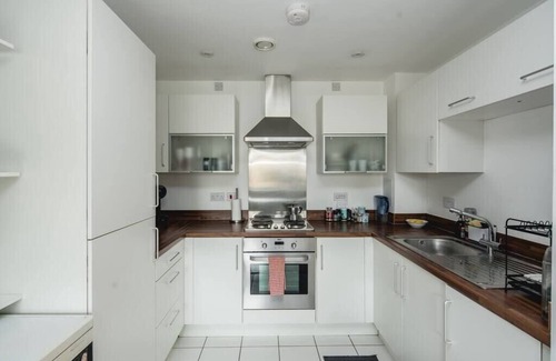 Bow Apartment | 1BD Apartment - Skyline Views and Amazing Sunsets