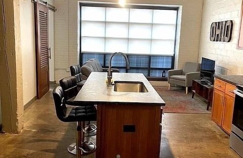 Downtown Cleveland Bed & Breakfast | 1BD Apt in Downtown Cleveland!